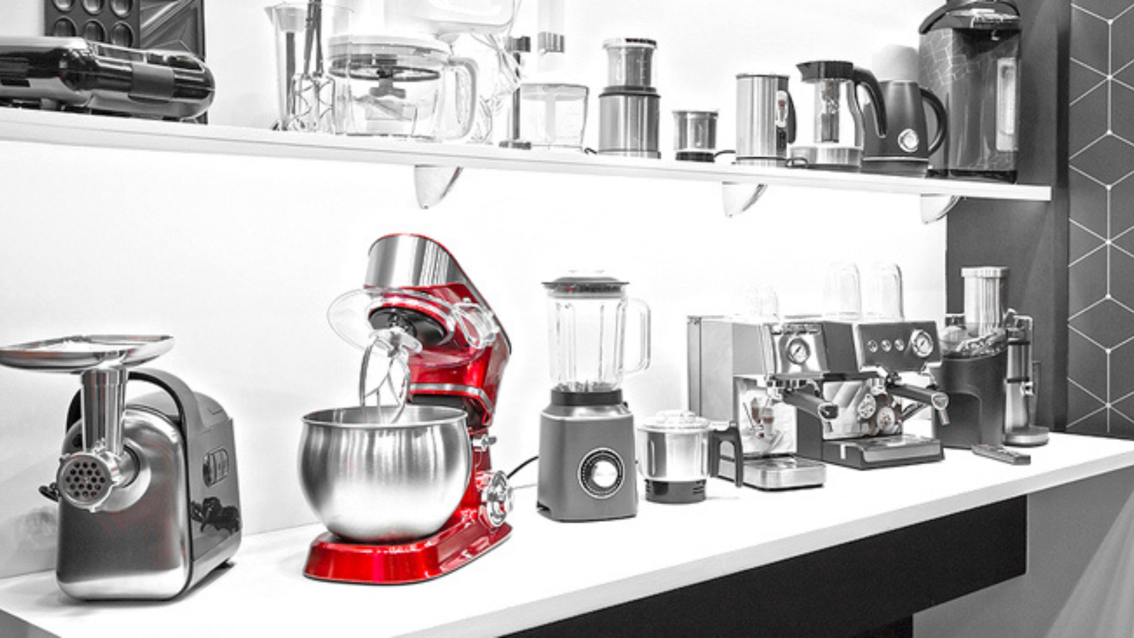 Read more about the article Signs That It’s Time to Downsize Your Kitchen Gadget Collection